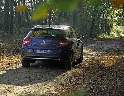 Die Farbe Bourrasque-Blau kostet 590 Euro.