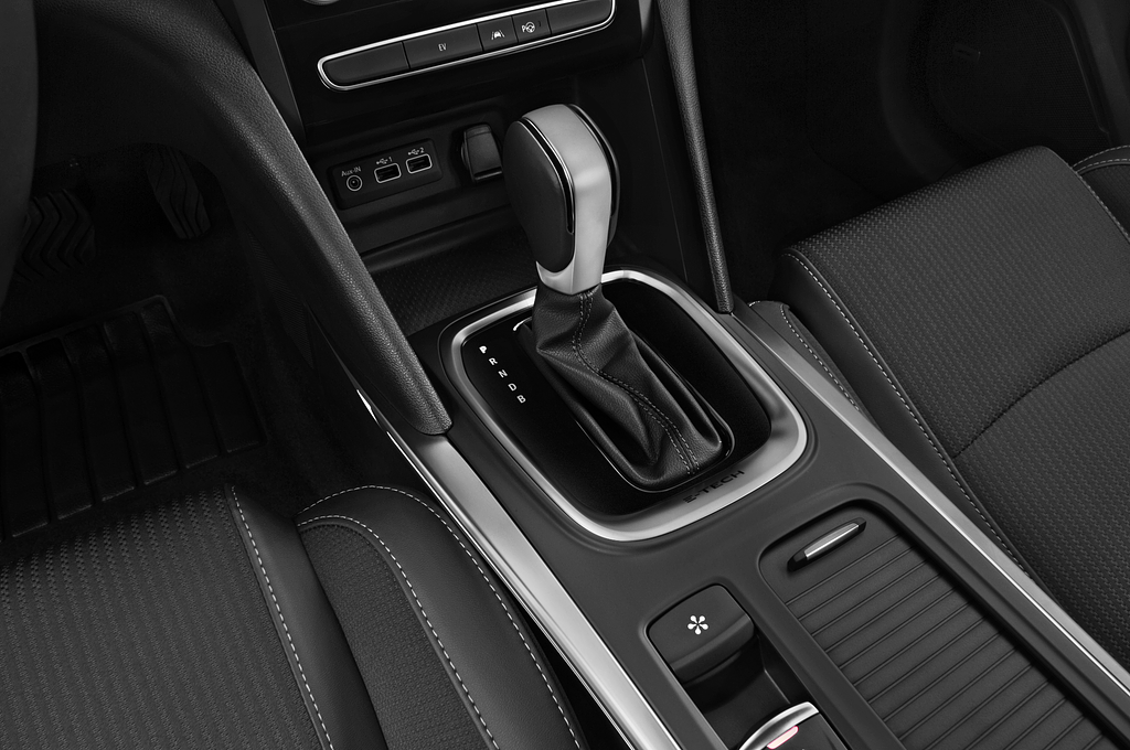 Renault Megane Grandtour (Baujahr 2020) Intens E-Tech 5 Türen Schalthebel
