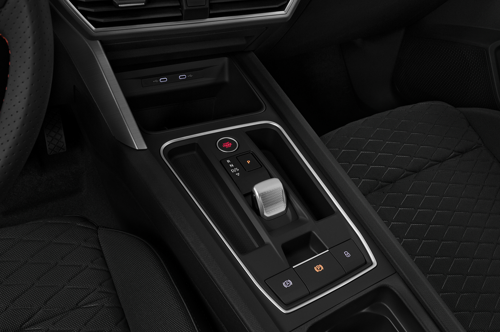SEAT Leon (Baujahr 2020) FR 5 Türen Schalthebel