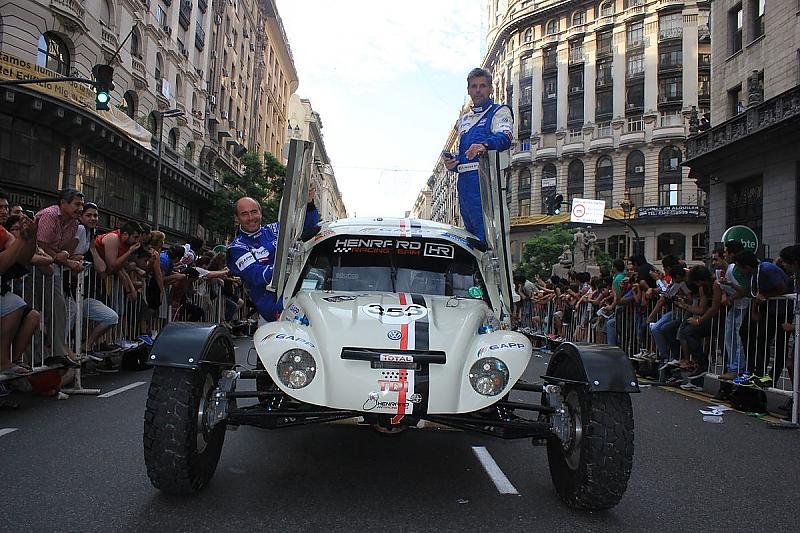 Herby fährt auch mit. Am Steuer: Stephane Henrard aus Belgien.