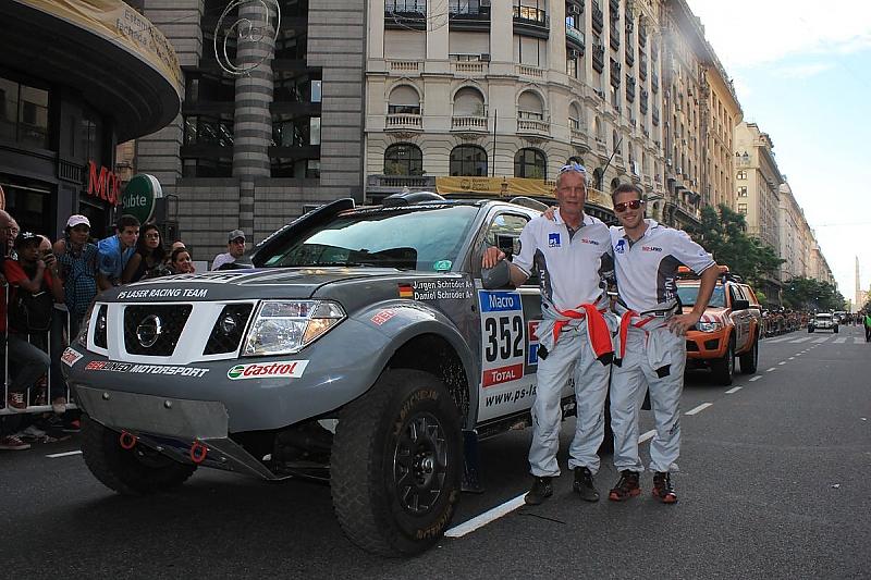 Vater und Sohn aus Deutschland bei der Rallye Dakar 2015: Jürgen und Daniel Schröder.