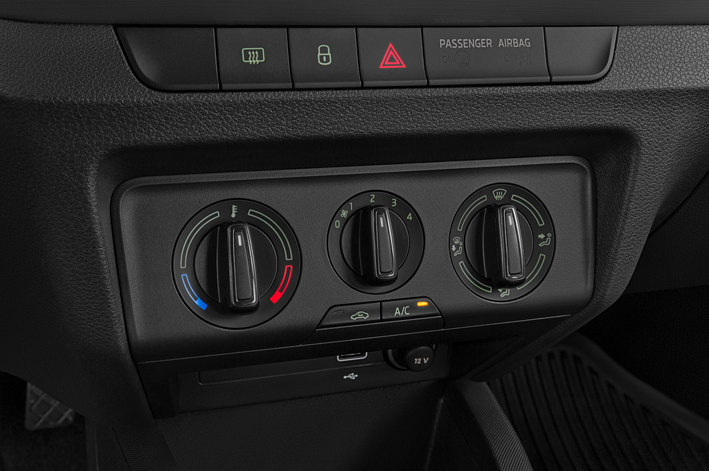 Skoda Fabia (Baujahr 2021) Style 5 Türen Temperatur und Klimaanlage