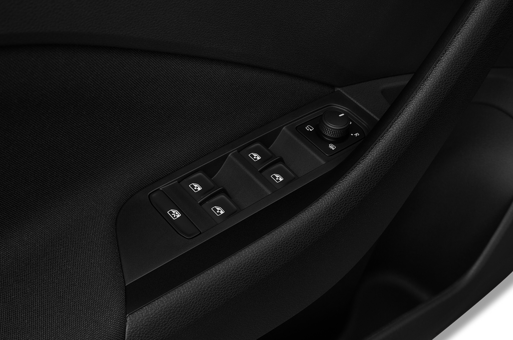 Skoda Kamiq (Baujahr 2020) Monte Carlo 5 Türen Bedienungselemente Tür