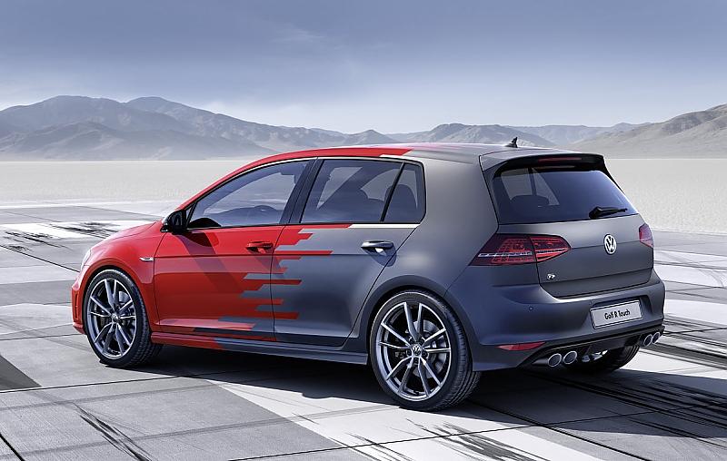 VW Golf R mit Gestensteuerung auf der CES 2015
