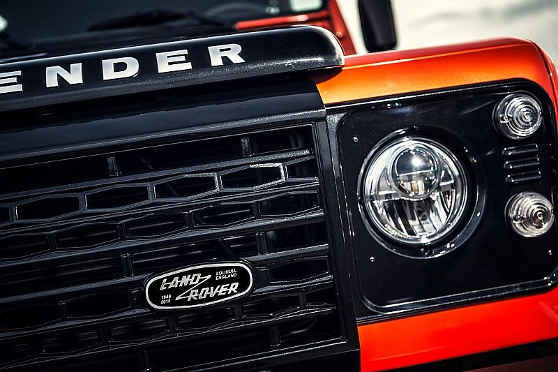 Land Rover Defender Adventure