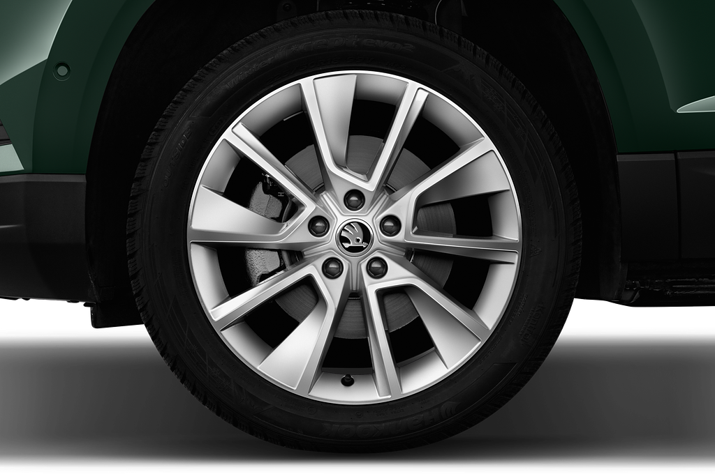 Skoda Karoq (Baujahr 2022) Style 5 Türen Reifen und Felge