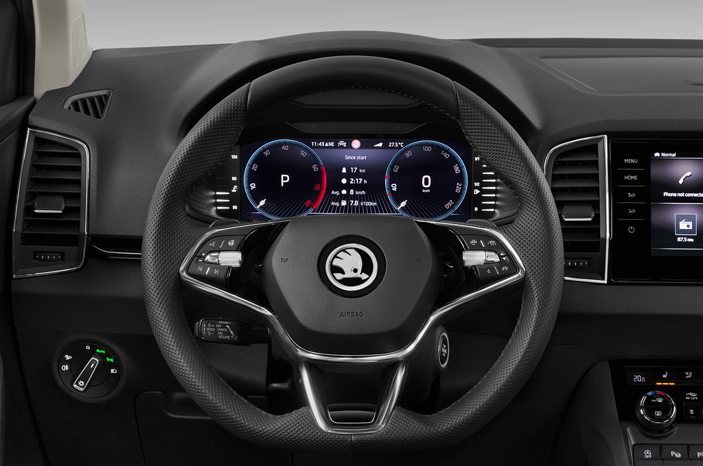 Skoda Karoq (Baujahr 2022) Style 5 Türen Lenkrad