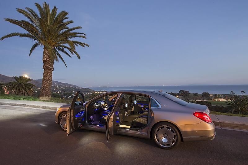 Mercedes-Maybach S 600 - macht auf die Tür, das Tor macht weit