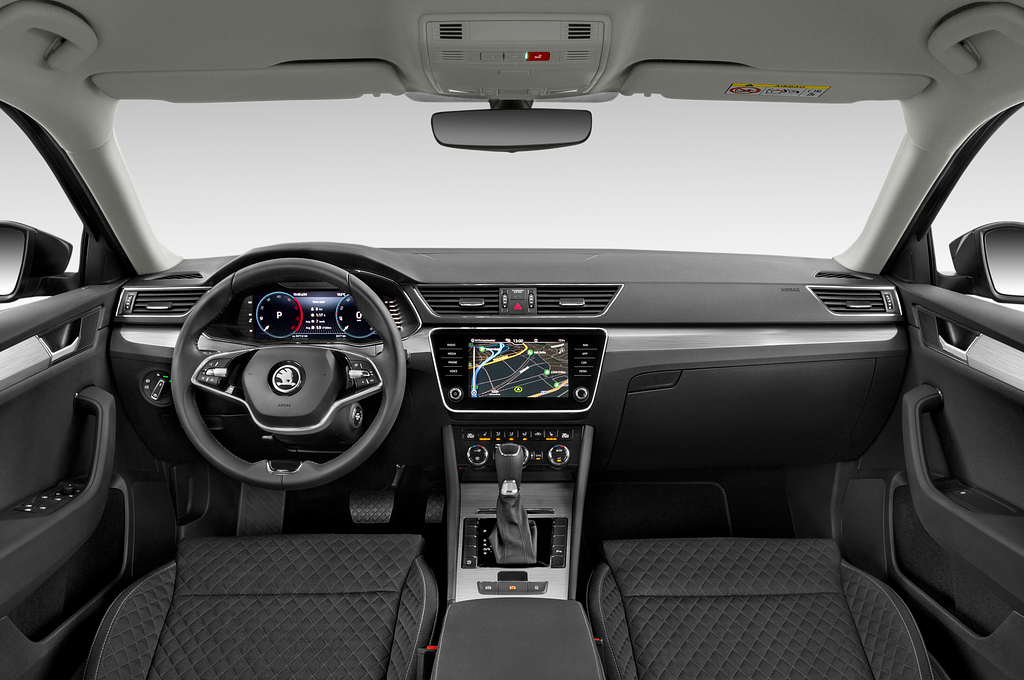 Skoda Superb Combi (Baujahr 2023) Ambition 5 Türen Cockpit und Innenraum