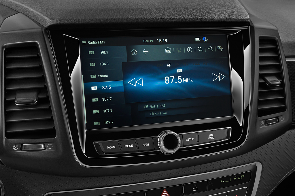 Ssangyong Musso (Baujahr 2022) Sapphire Crew Cab 4 Türen Radio und Infotainmentsystem
