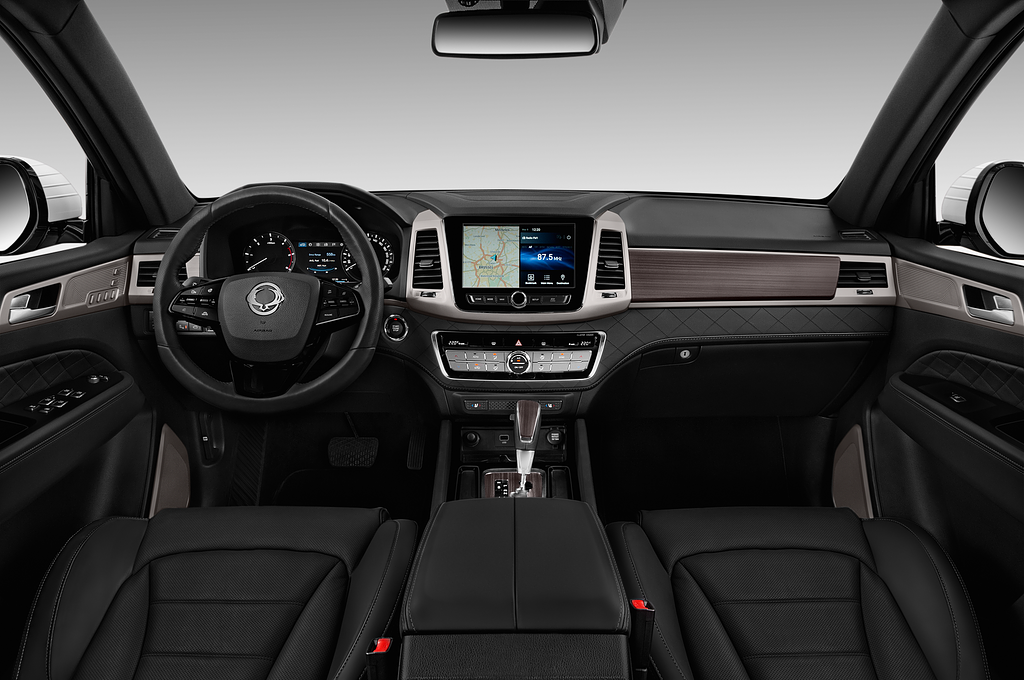 Ssangyong Rexton (Baujahr 2021) Sapphire 5 Türen Cockpit und Innenraum