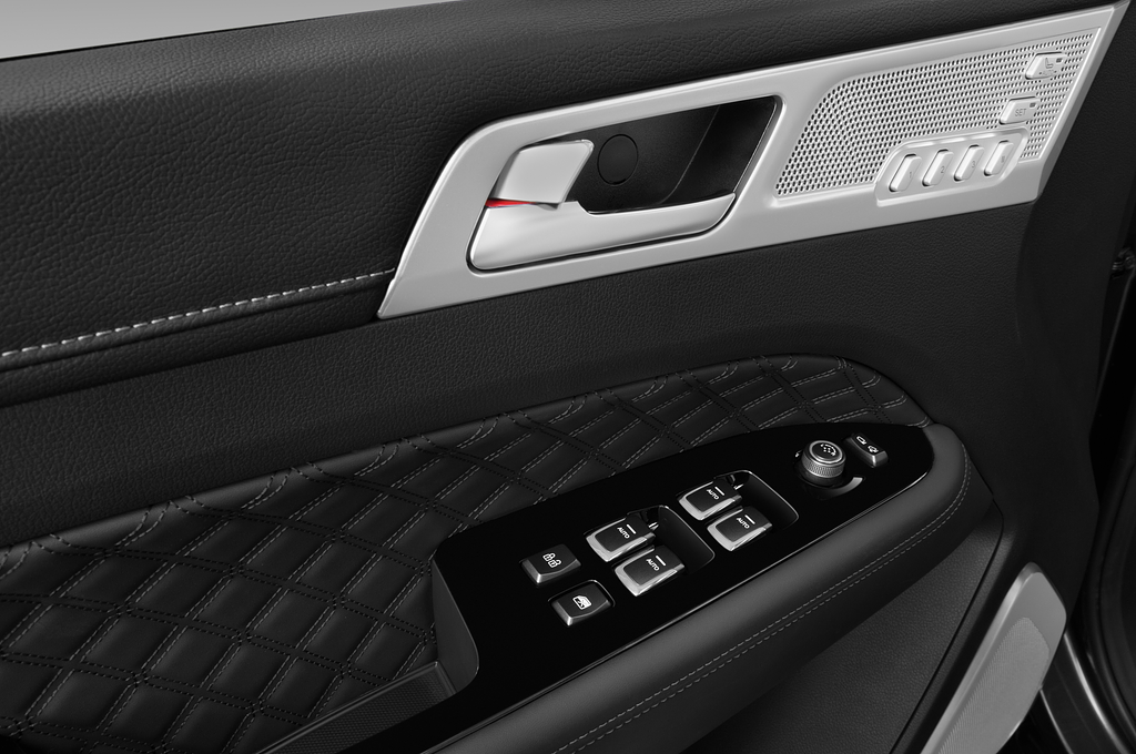 Ssangyong Rexton (Baujahr 2021) Sapphire 5 Türen Bedienungselemente Tür