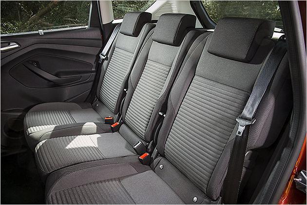Bequeme drei Einzelsitze im Fond des C-Max