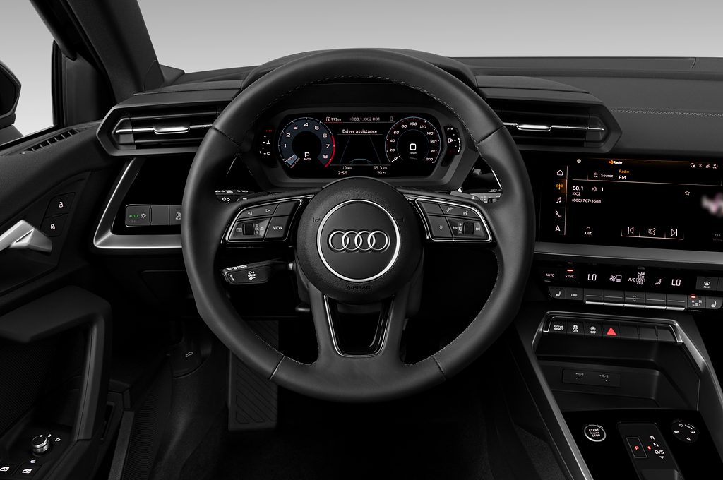 Audi A3 (Baujahr 2023) Advanced 4 Türen Lenkrad