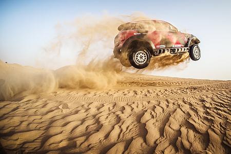 Dubai-Abenteuer im Dakar-Mini - Wüste Zeiten Dubai-Abenteuer im Dakar-Mini - Wüste Zeiten