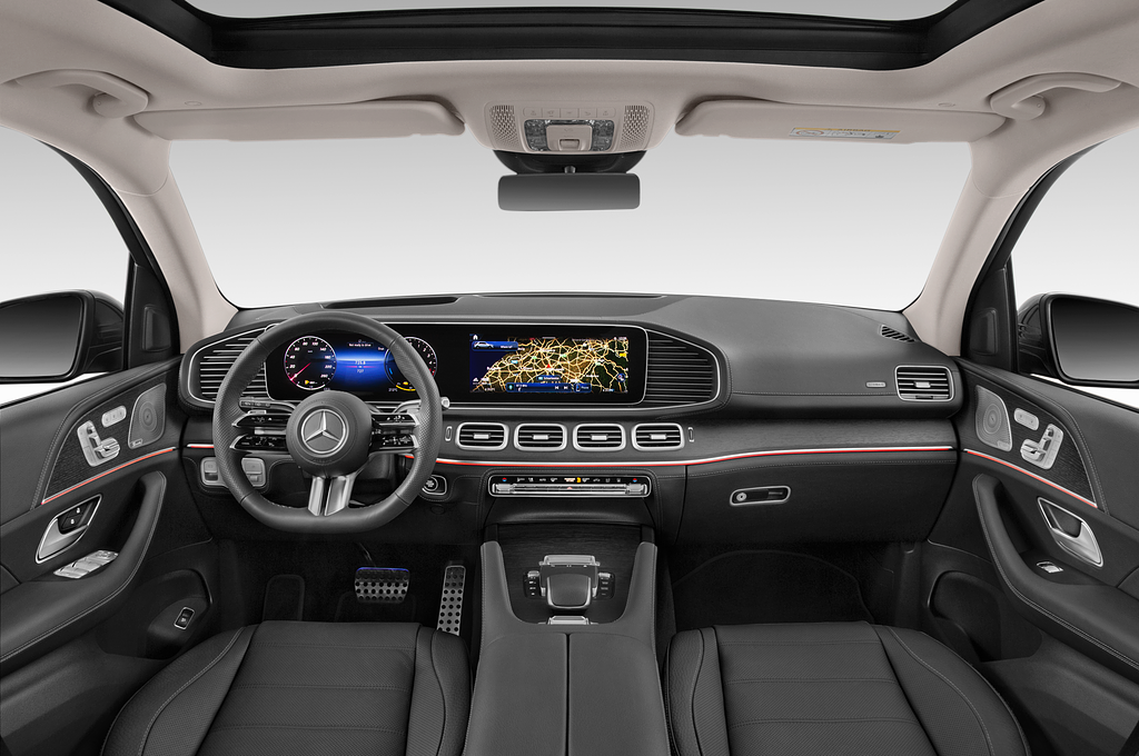 Mercedes GLE (Baujahr 2024) 350 de AMG Line 5 Türen Cockpit und Innenraum
