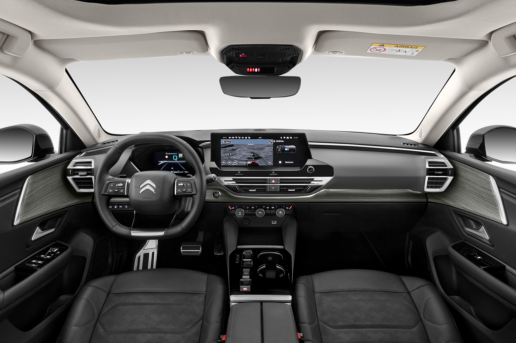 Citroen C5 X Hybride rechargeable (Baujahr 2023) Max 5 Türen Cockpit und Innenraum