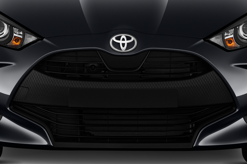 Toyota Yaris (Baujahr 2020) Comfort 5 Türen Kühlergrill und Scheinwerfer