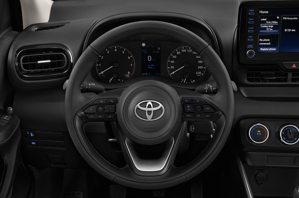 Toyota Yaris (Baujahr 2020) Comfort 5 Türen Lenkrad