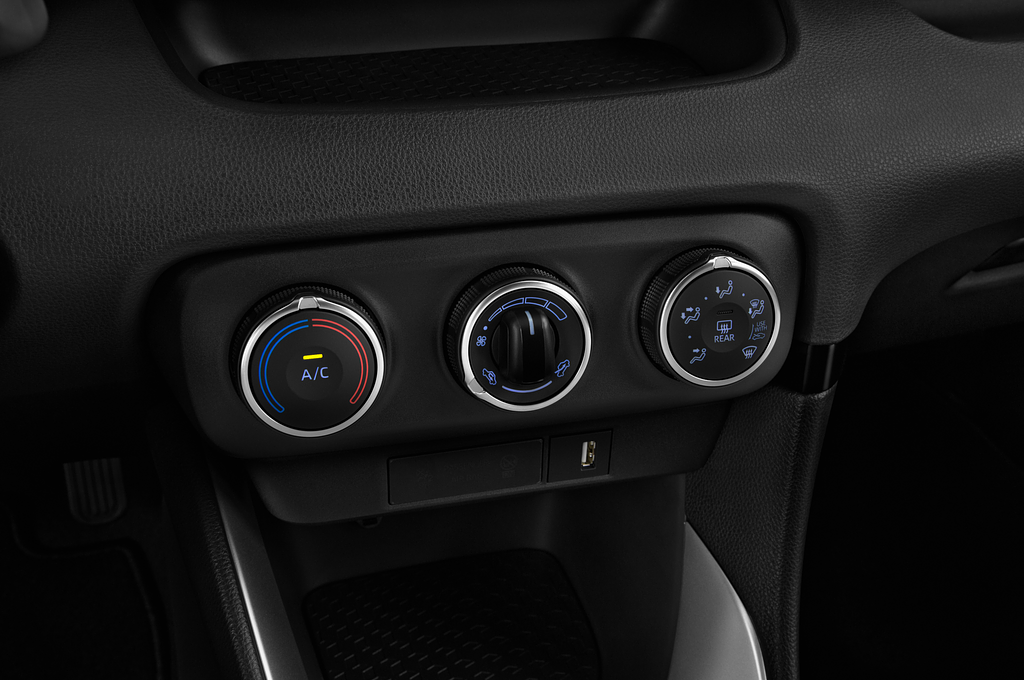Toyota Yaris (Baujahr 2020) Comfort 5 Türen Temperatur und Klimaanlage