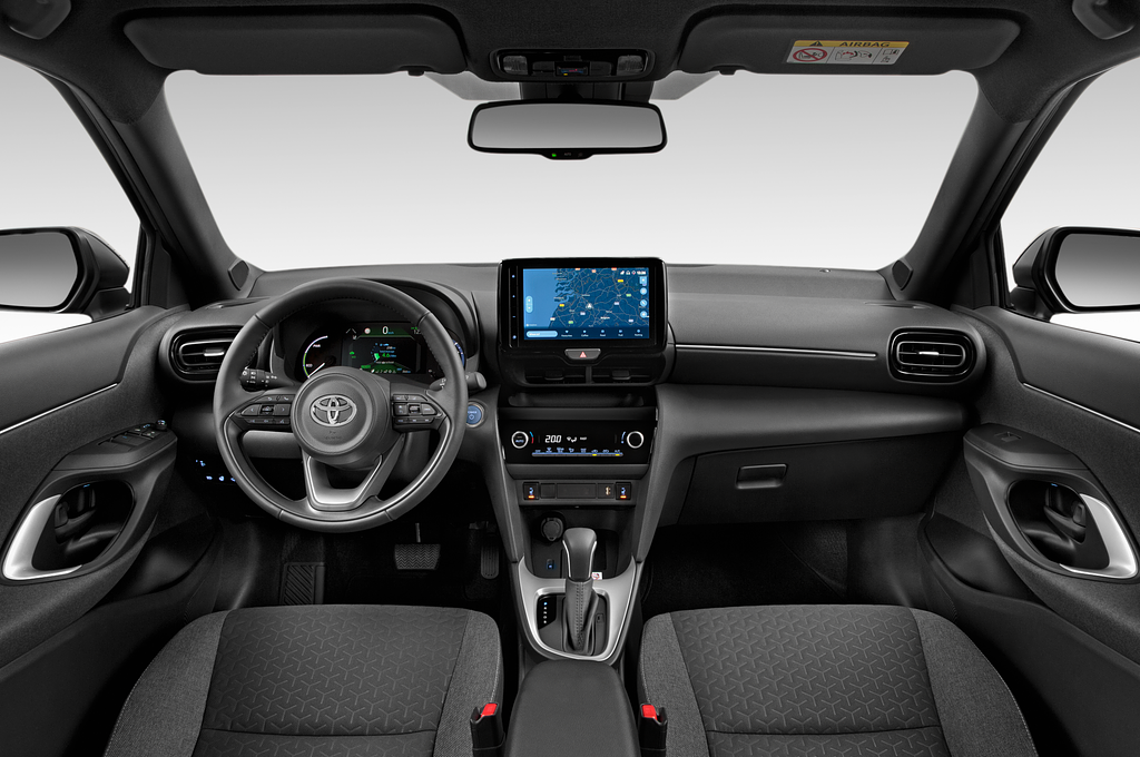 Toyota Yaris Cross Hybrid (Baujahr 2021) Team 5 Türen Cockpit und Innenraum
