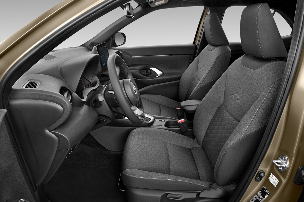 Toyota Yaris Cross Hybrid (Baujahr 2021) Team 5 Türen Vordersitze