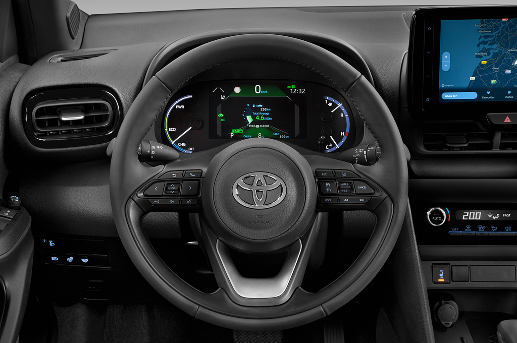 Toyota Yaris Cross Hybrid (Baujahr 2021) Team 5 Türen Lenkrad