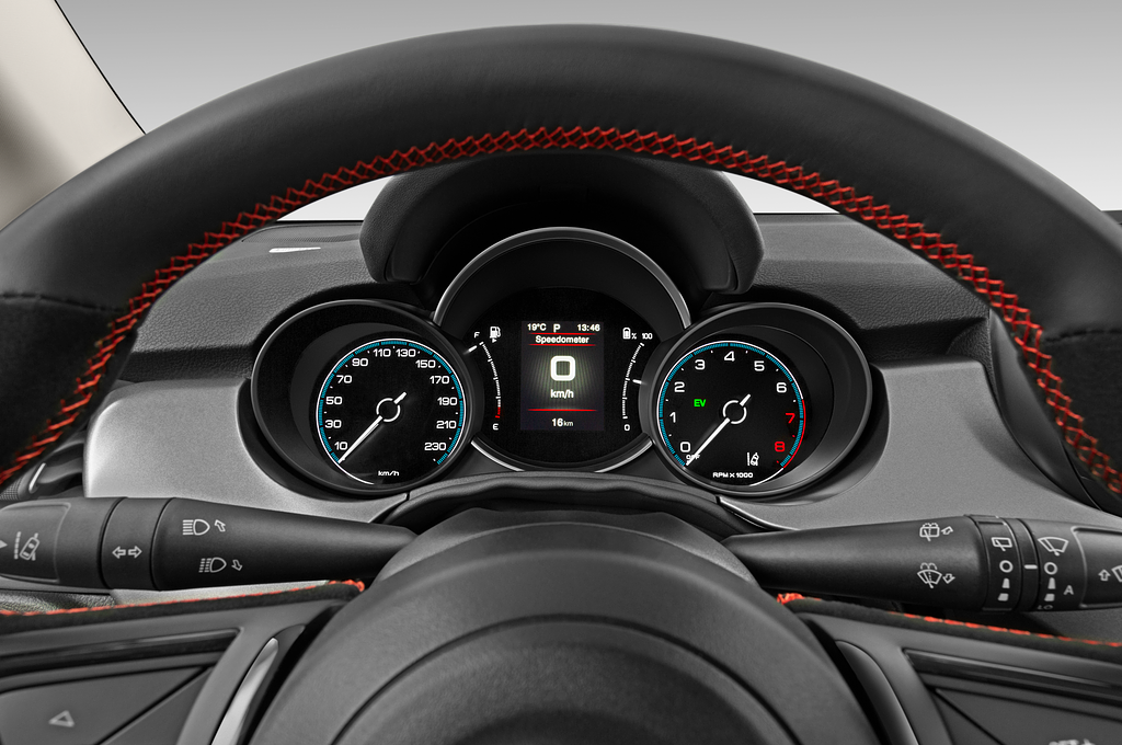 FIAT 500X Hybrid (Baujahr 2023) Sport 5 Türen Tacho und Fahrerinstrumente