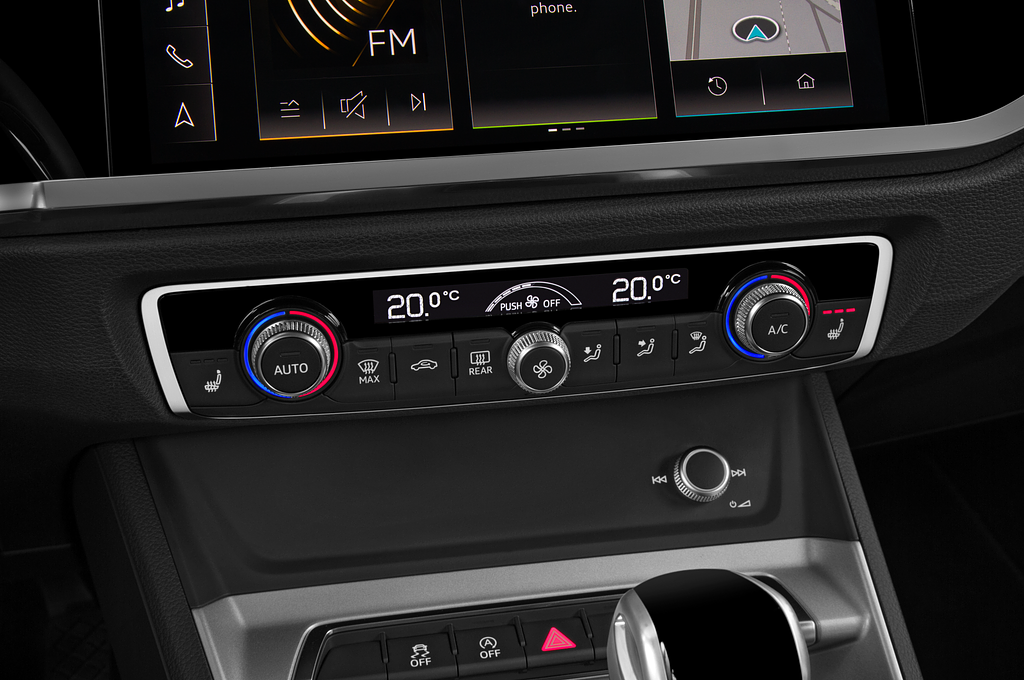 Audi Q3 (Baujahr 2023) S Line 5 Türen Temperatur und Klimaanlage