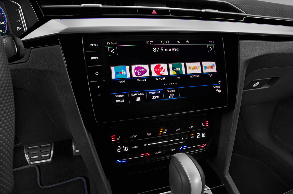 Volkswagen Arteon Shooting Brake (Baujahr 2021) R 5 Türen Radio und Infotainmentsystem
