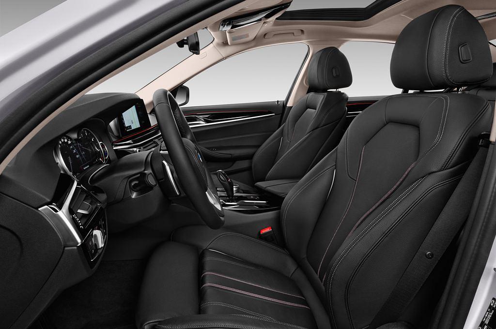 BMW 5 Series (Baujahr 2017) Sport Line 4 Türen Vordersitze