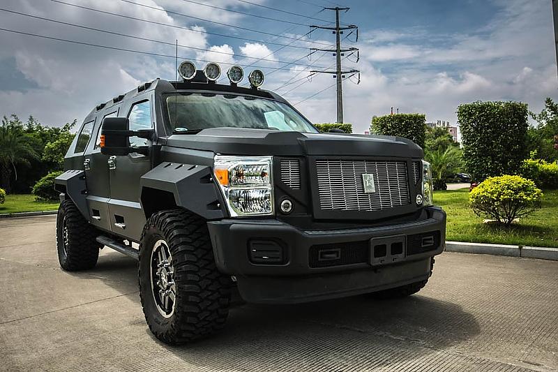 Der G. Patton USSV Rhino GX ist 2,24 Meter hoch,...