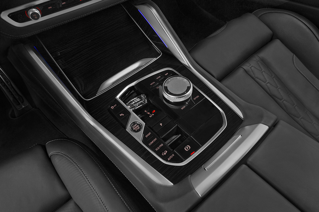 BMW X6 (Baujahr 2024) xDrive40i M Sport 5 Türen Schalthebel