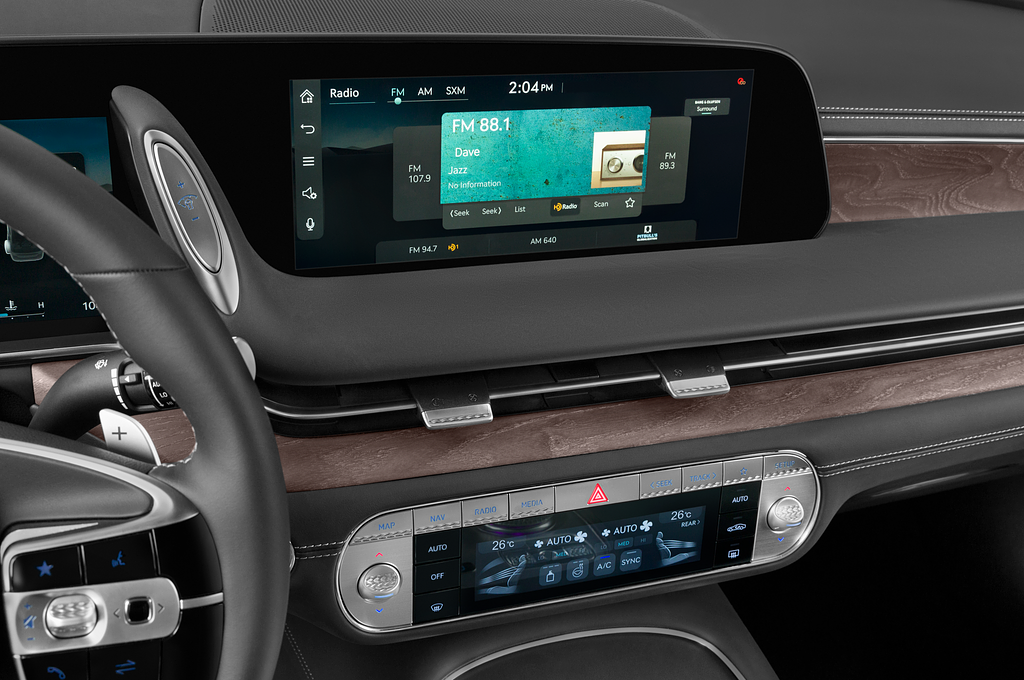 Genesis G90 (Baujahr 2023) Base 5 Türen Mittelkonsole