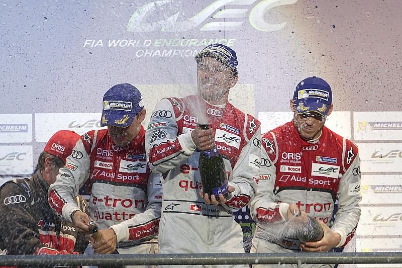 Das siegreiche Audi Team Benoît Tréluyer, André Lotterer, Marcel Fässler