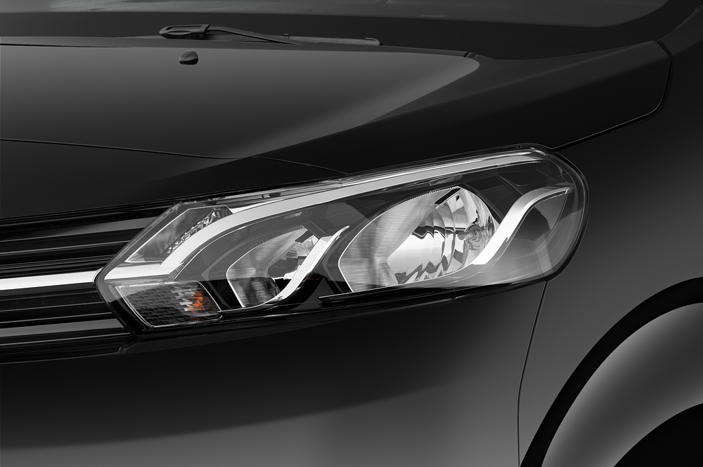 Toyota Proace (Baujahr 2023) Comfort 4 Türen Scheinwerfer