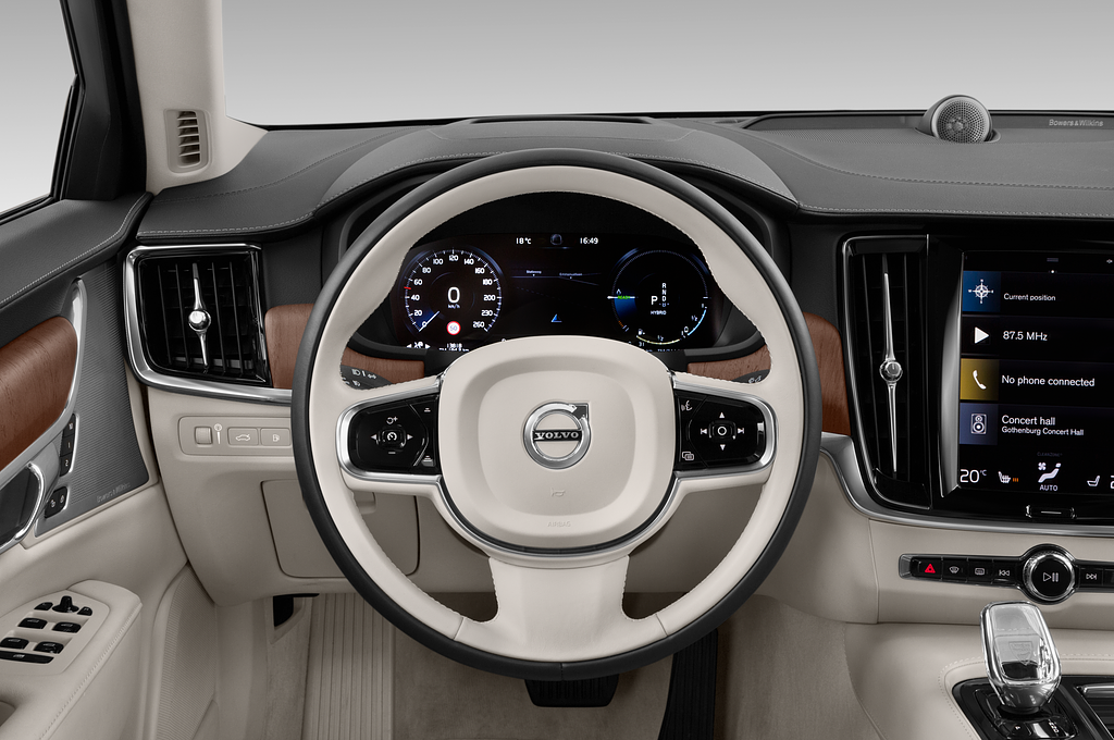 Volvo S90 Recharge (Baujahr 2021) Inscription 4 Türen Lenkrad