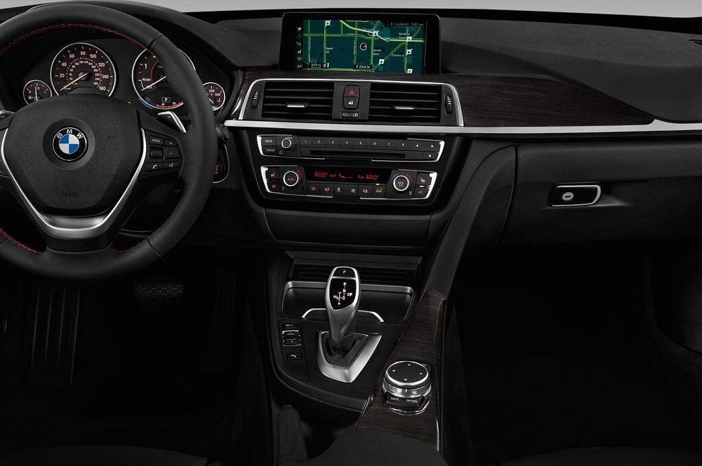 BMW 3 Series Gran Turismo (Baujahr 2017) Sport Line 5 Türen Mittelkonsole