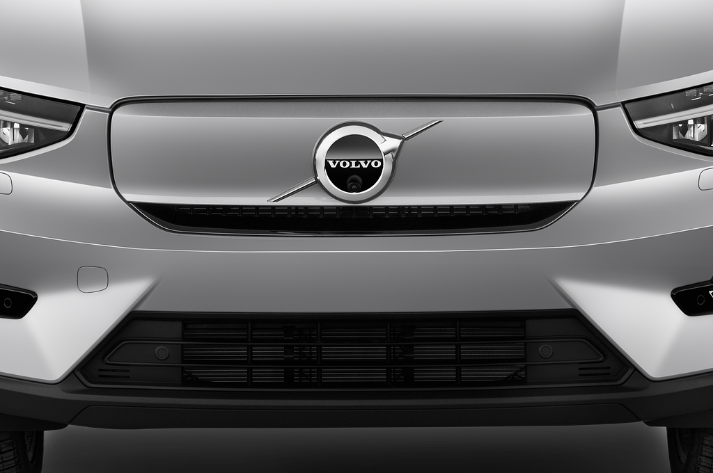 Volvo XC40 Recharge (Baujahr 2022) Ultimate 5 Türen Kühlergrill und Scheinwerfer