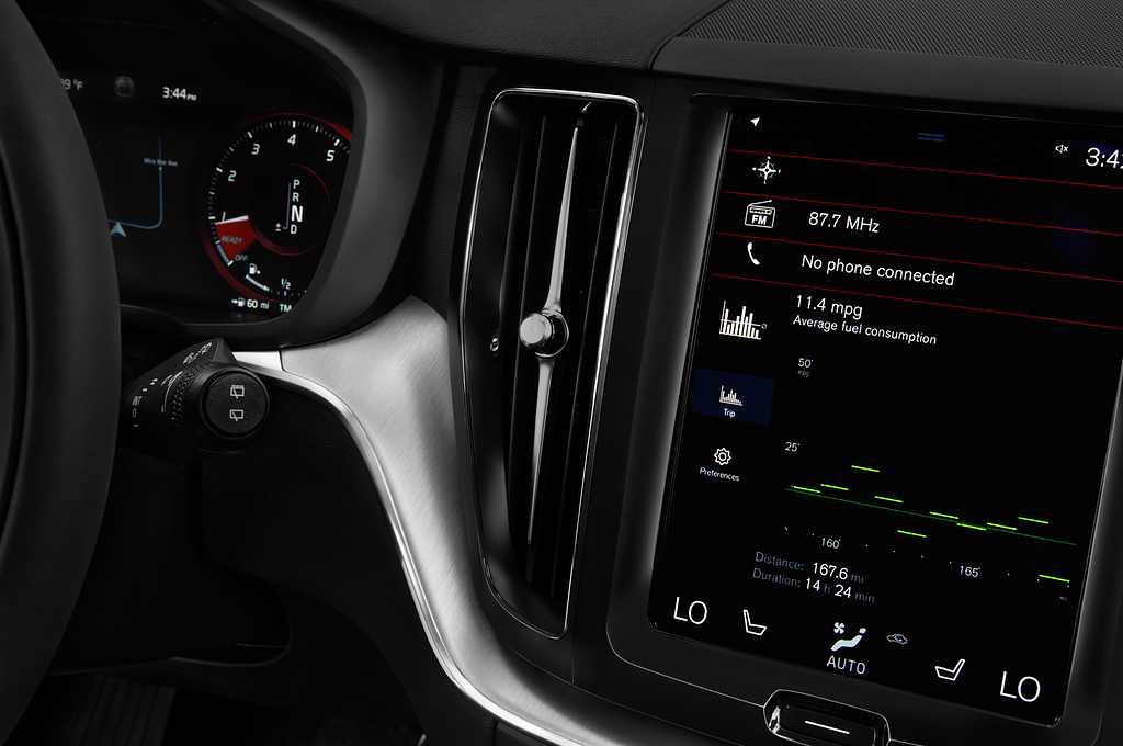 Volvo XC60 (Baujahr 2022) Momentum 5 Türen Lüftung