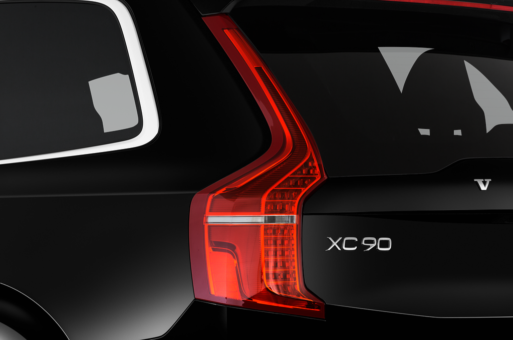 Volvo XC90 (Baujahr 2020) Momentum 5 Türen Rücklicht