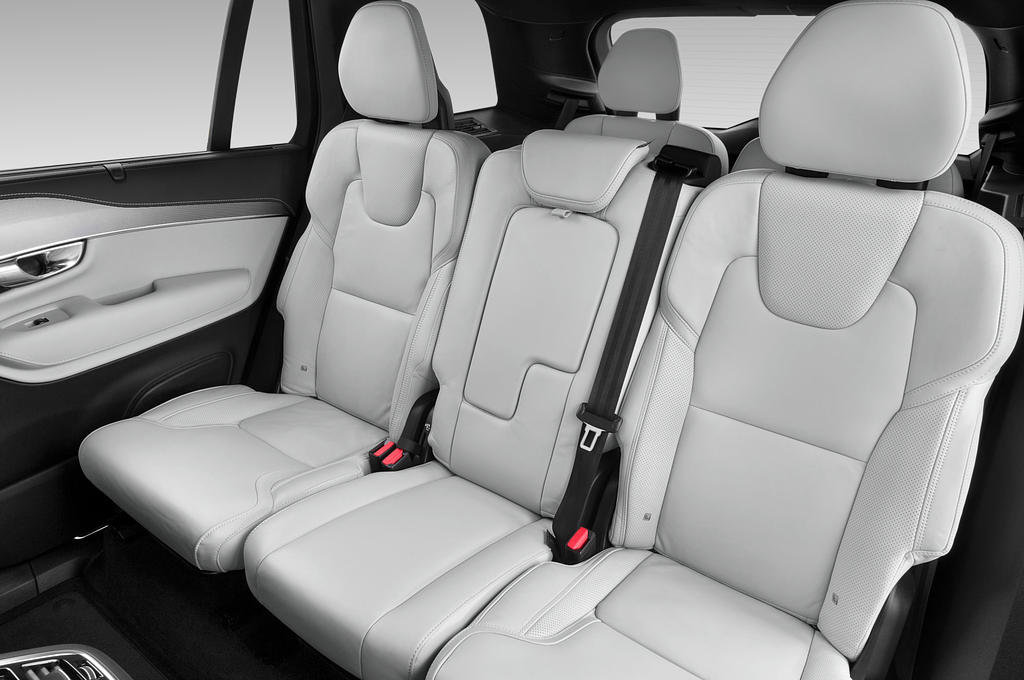 Volvo XC90 Recharge (Baujahr 2022) Ultimate Chrome 5 Türen Rücksitze
