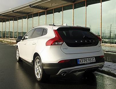 Volvo V40 Cross Country mit Vierzylinder-Diesel mit 190 PS und Achtgang-Automatik. 