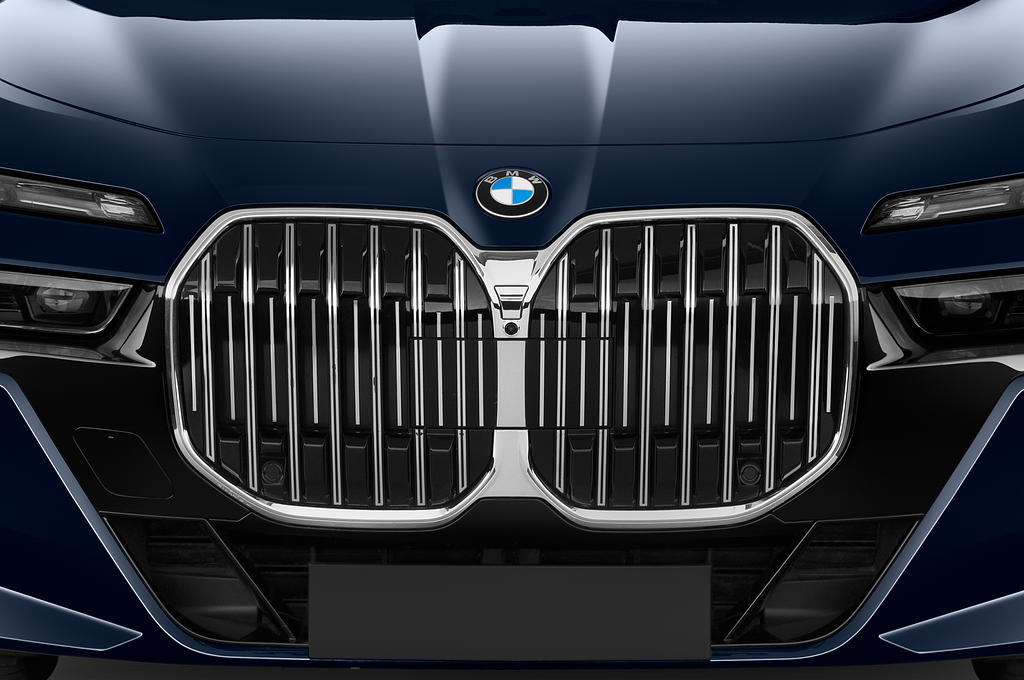 BMW 7 Series (Baujahr 2023) M Sport 4 Türen Kühlergrill und Scheinwerfer