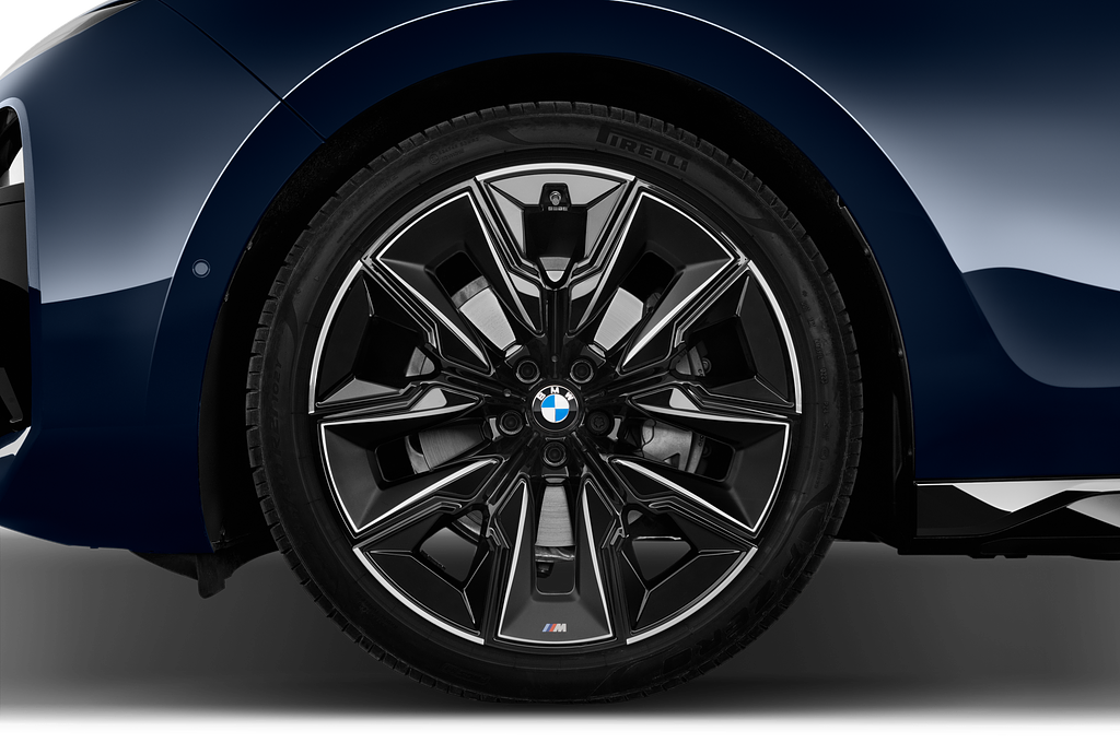 BMW 7 Series (Baujahr 2023) M Sport 4 Türen Reifen und Felge
