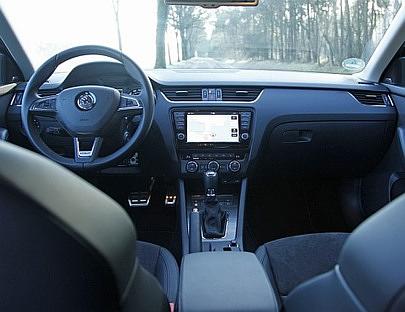 Innen ist der Skoda Octavia Scout hochwertig verarbeitet. 