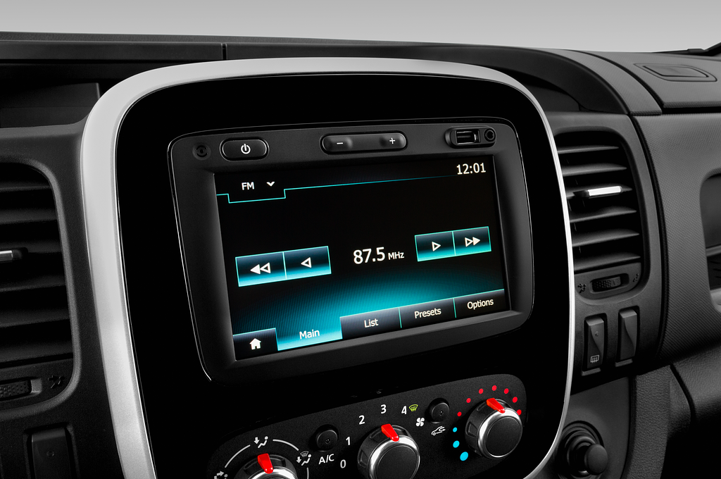 Renault Trafic (Baujahr 2023) Komfort 4 Türen Radio und Infotainmentsystem