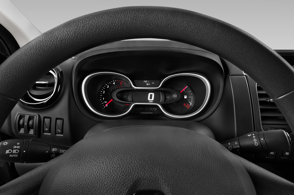 Renault Trafic (Baujahr 2023) Komfort 4 Türen Tacho und Fahrerinstrumente
