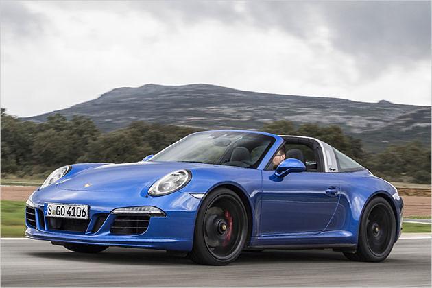 Die neueste von mittlerweile 21 Porsche-911-Varianten ist der Targa 4 GTS. Wir haben ihm auf Straße und Strecke auf den etwas schwereren Zahn gefühlt