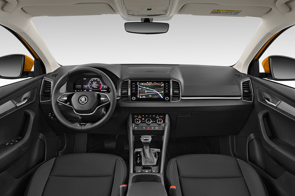 Skoda Karoq (Baujahr 2023) Selection 5 Türen Cockpit und Innenraum
